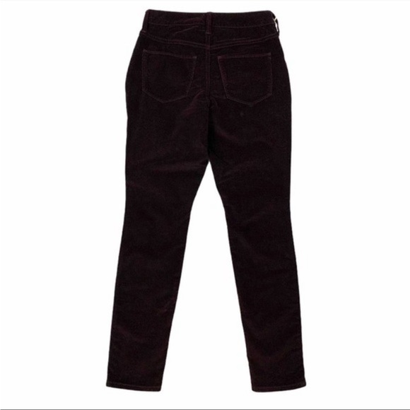 Universal Thread High Rise
Skinny Corduroy Pant
Size: 2 - Picture 3 of 7